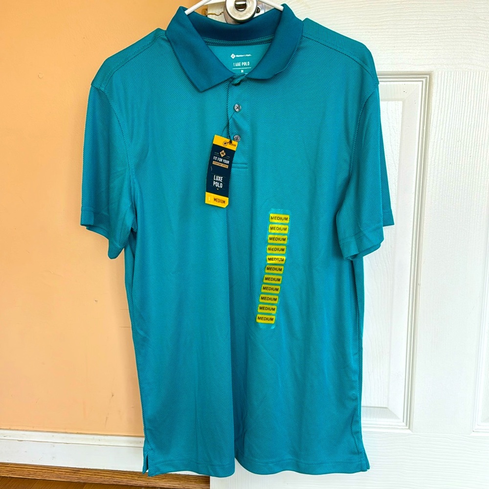 Men’s polo shirt size medium